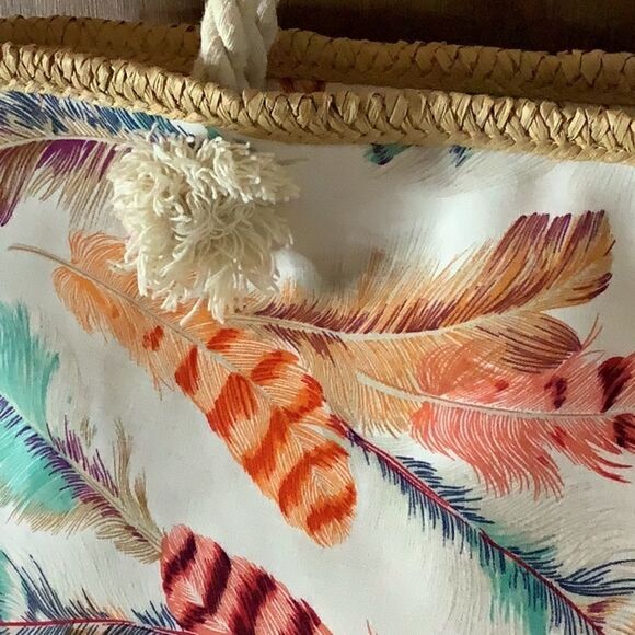 Feather Print Rope Handle Boho Zippered Tote - Picture 4 of 11
